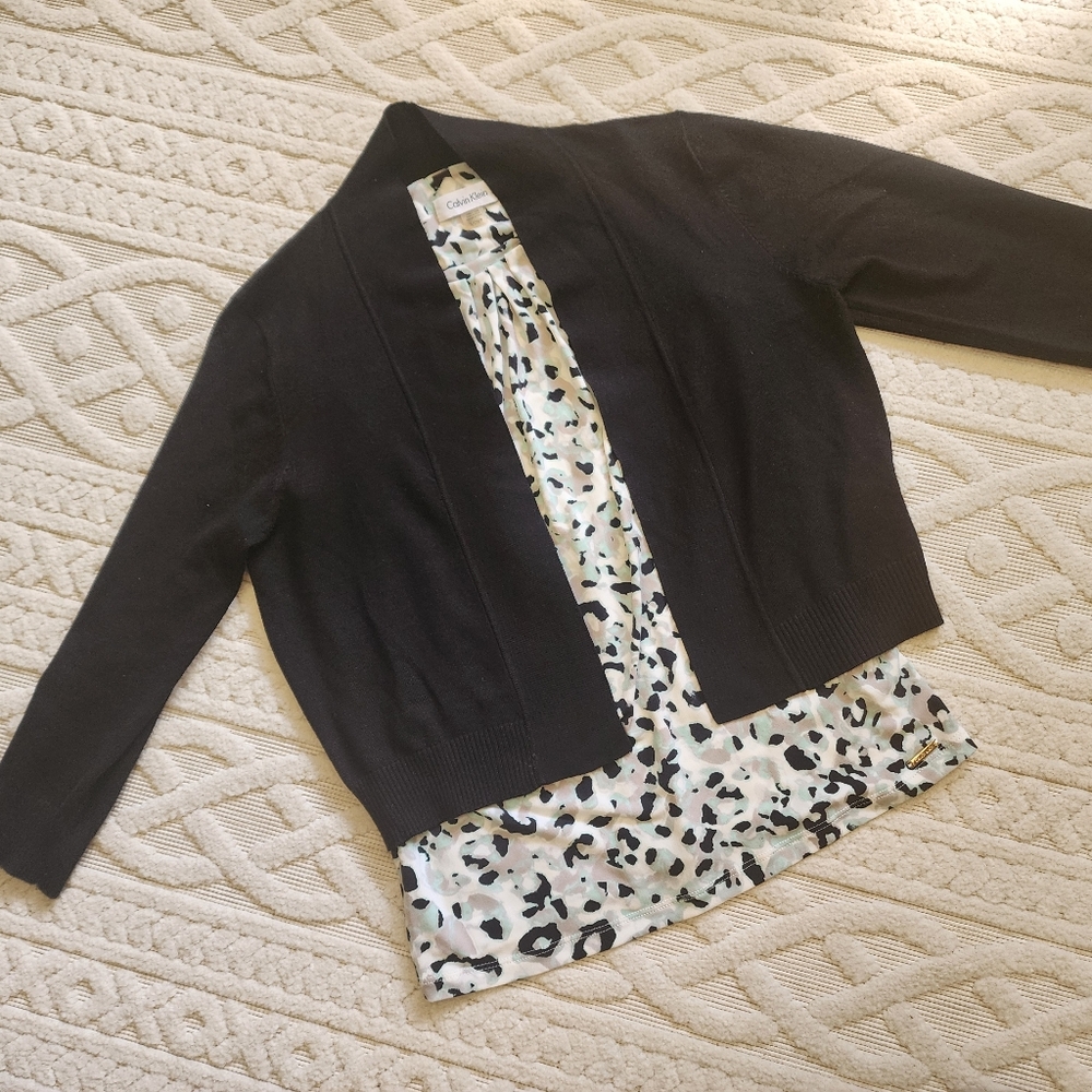 NWOT M shrug black openfront shrug new